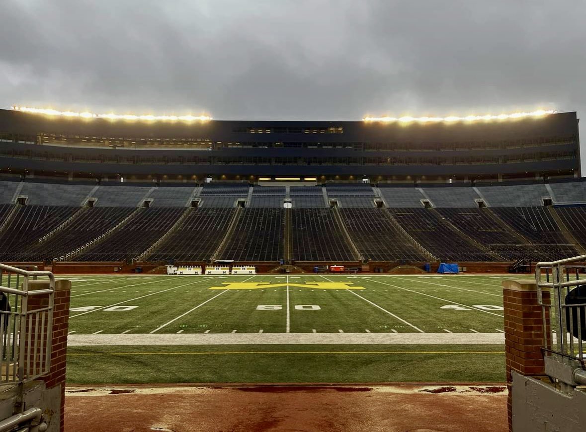 ZachLibby_'s tweet image. We are so back! 

Huge thank you to @von_lozon for the opportunity to rejoin the #Michigan community. Tomorrow, I begin covering recruiting for @MaizenBrew and work alongside a talented team of reporters.

The journey continues. Big plans ahead! #GoBlue