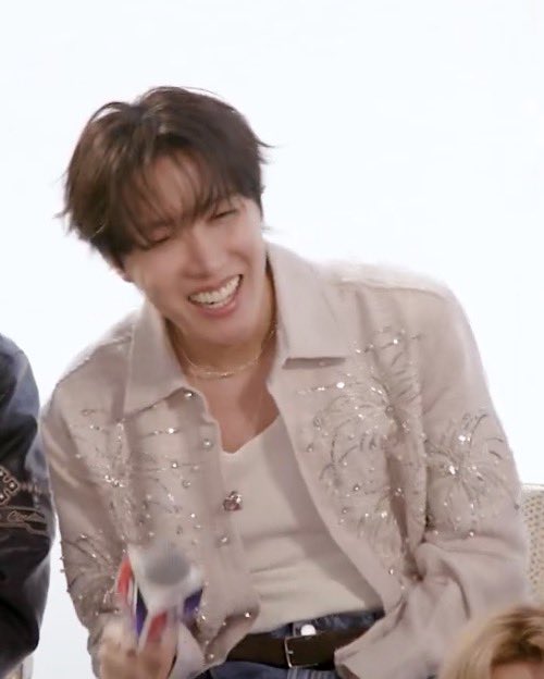 深深with hobi till the end 🐿️🎀 tweet media