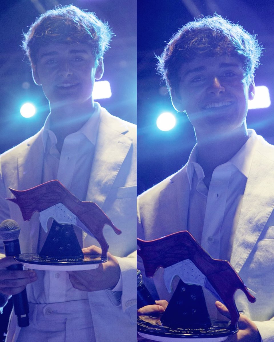 his smile 🛐