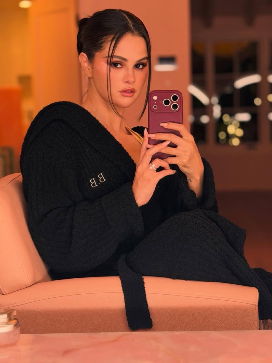 Portal Selena Brasil tweet media