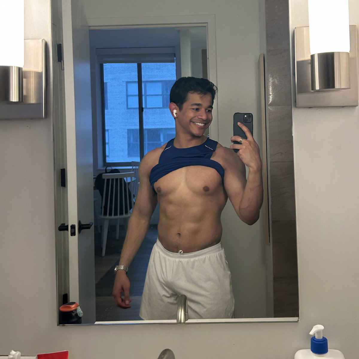 yash 🙃 tweet media