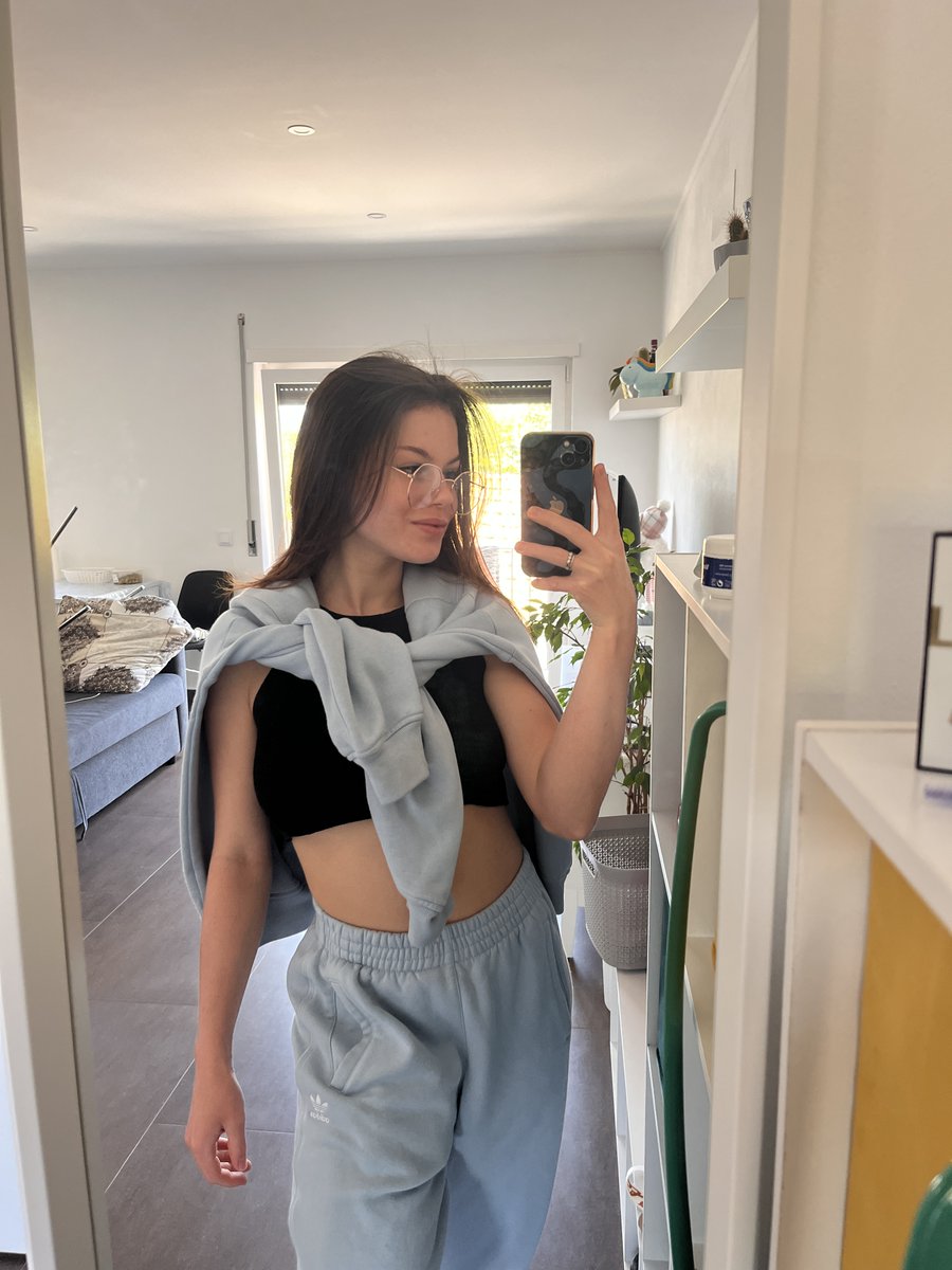 Perri 💙 OF creator tweet media