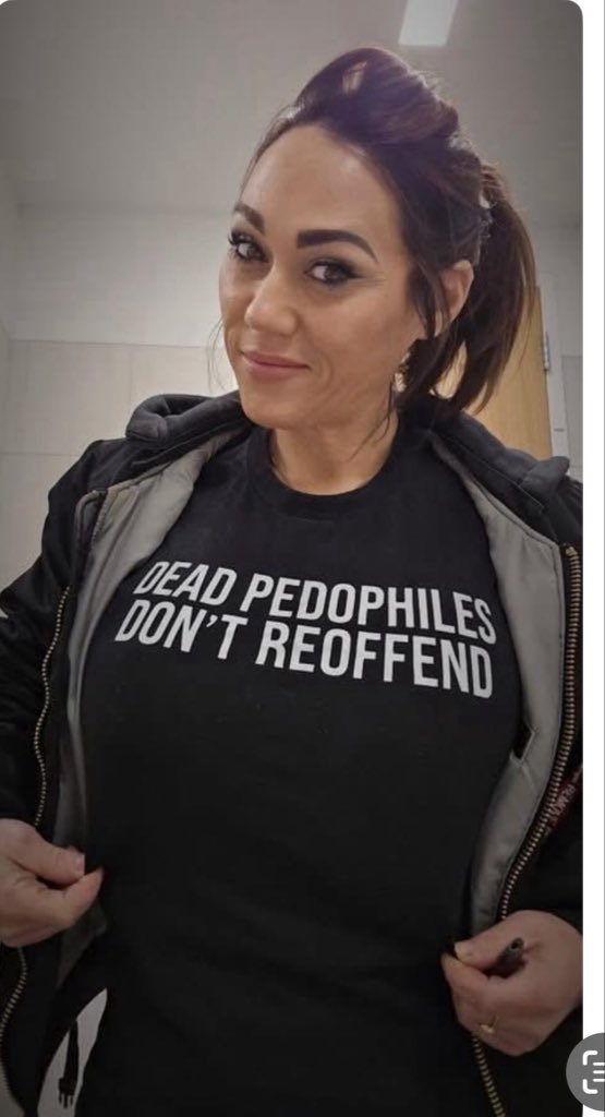 LadyValor tweet media