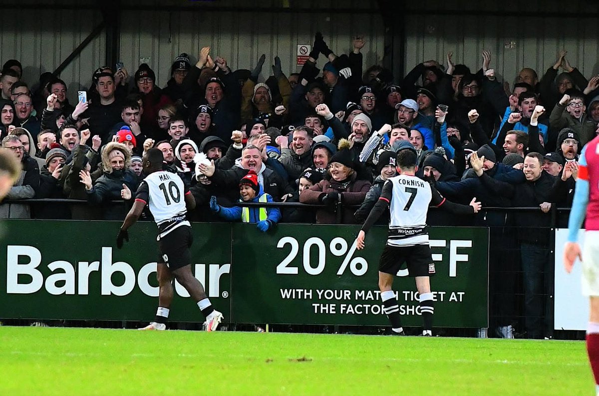 Darlo Retro 📸 tweet media