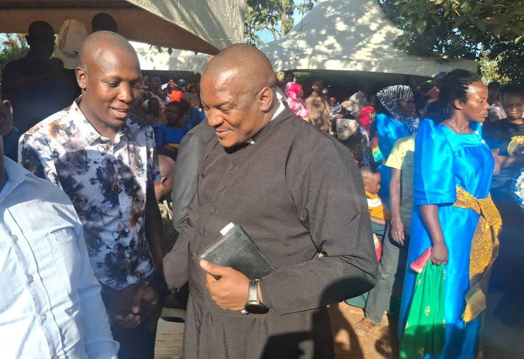 NkunyingiMuwad1's tweet image. Joined mourners for the burial of the late Mzei Sseguja Aston of KITEEZI, Kyadondo East, He has been an influential elder. I extended our condolences and shared widely with the mourners on National issues. 
#MP KYADONDO EAST