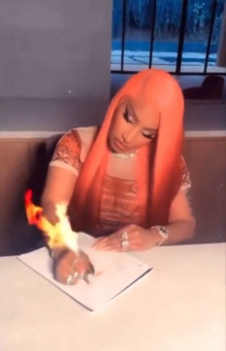Nicki4orever's tweet image. Can we get some appreciation for the pen? ✍️ Nicki Minaj writes her own bars, creates her own flows, and dictates the culture. A true architect of the game. 🏛️💖👑 #Lyrics #Barbie #NickiMinajIsTheQueenOfRap💜💜💜👑👑👑💖💖💖