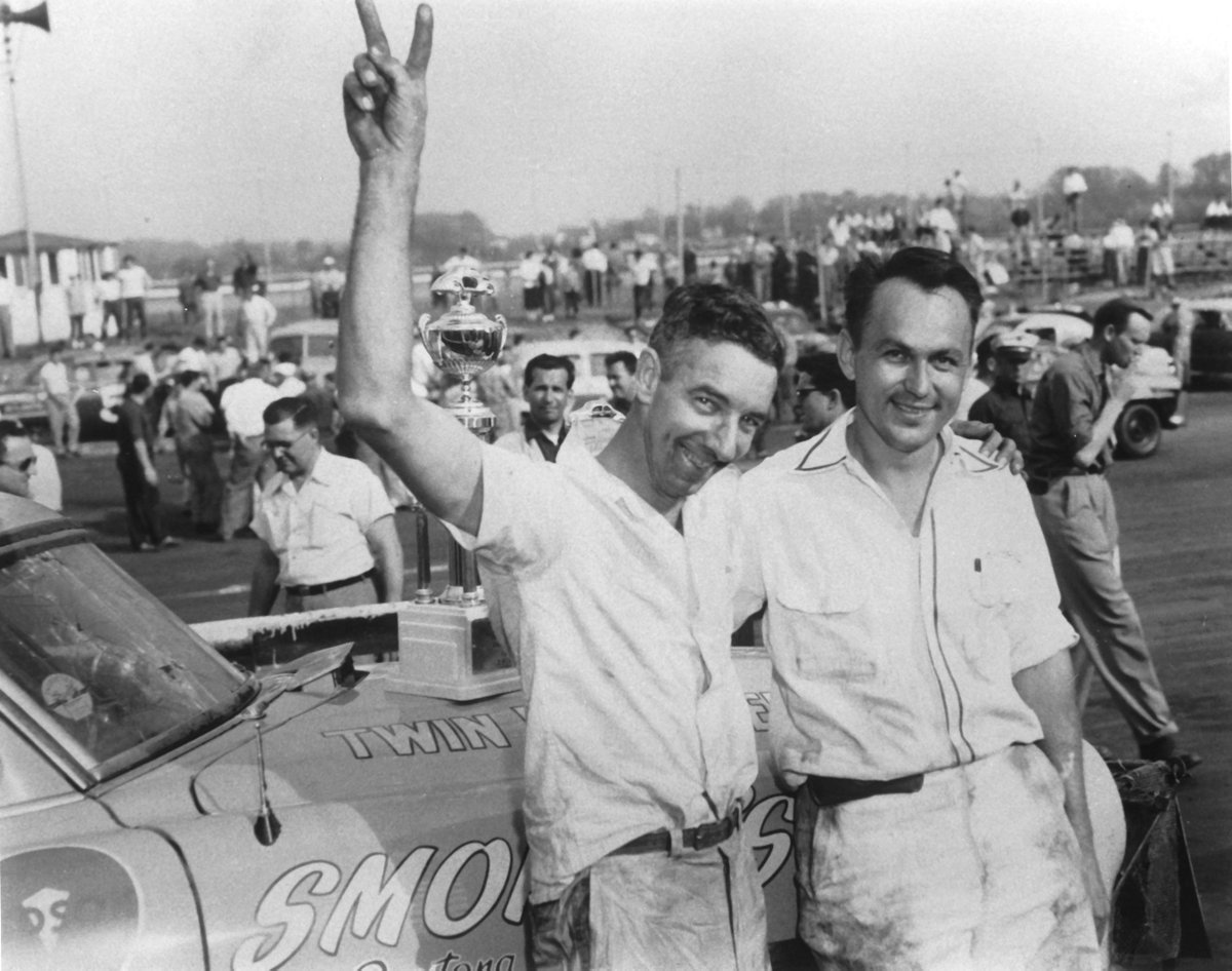 NASCARHall's tweet photo. Today, we honor Herb Thomas, one of NASCAR’s first true superstars and a driver who set the standard in the sport’s early years. A 2-time champion (1951, 1953), he dominated the 50s with consistency—finishing 1st or 2nd in the standings 4 straight seasons and winning 48 races. https://t.co/sZpfzeFvpa