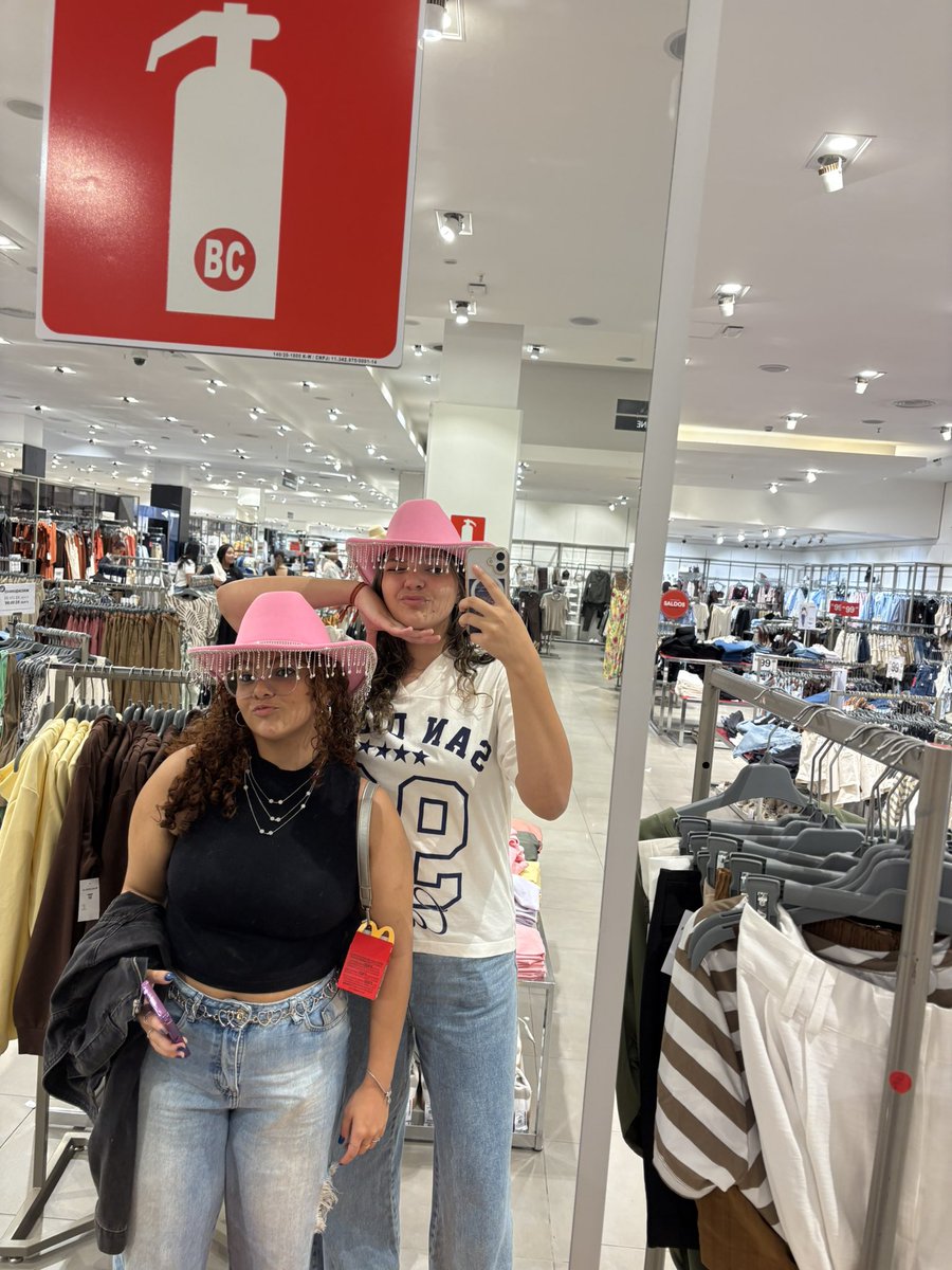 isaatofani's tweet photo. Minha bezinha❤️ https://t.co/2d8ucFT1T8