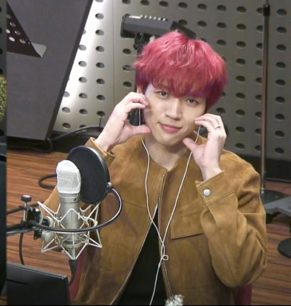 del🌱only우현 tweet media