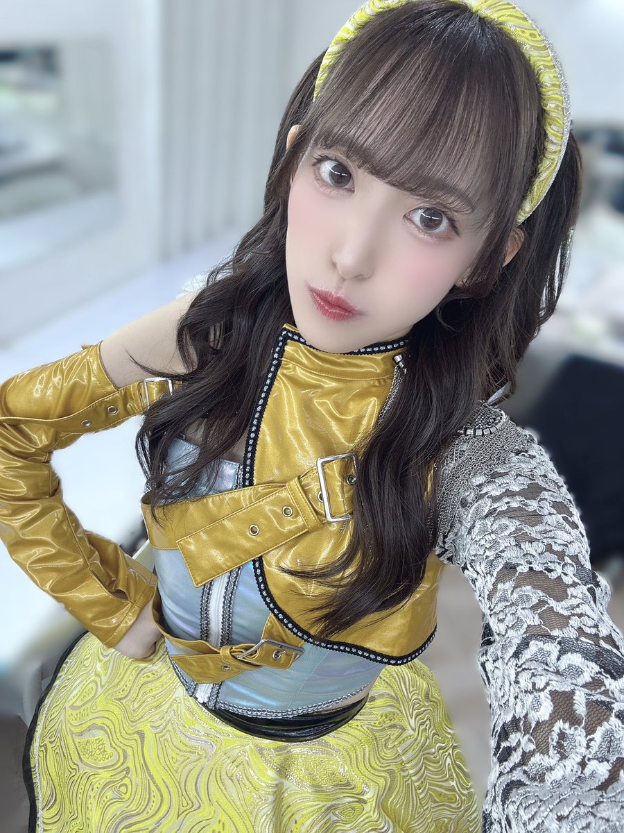 mofcro_koharu's tweet photo. こはよう☀️

ところで新衣装、
めっちゃカッコイイよね https://t.co/15peUi3LaT