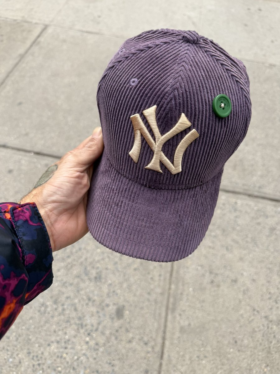 TheManWithESPN's tweet image. #PINdejos🫏
#StartingCapFive🔱
#FOTD🧢
New York #Yankees⚾️
All Corduroy Button &amp;amp; Patchwork🧶
Always #RepBx
Day Runner🏃🏻