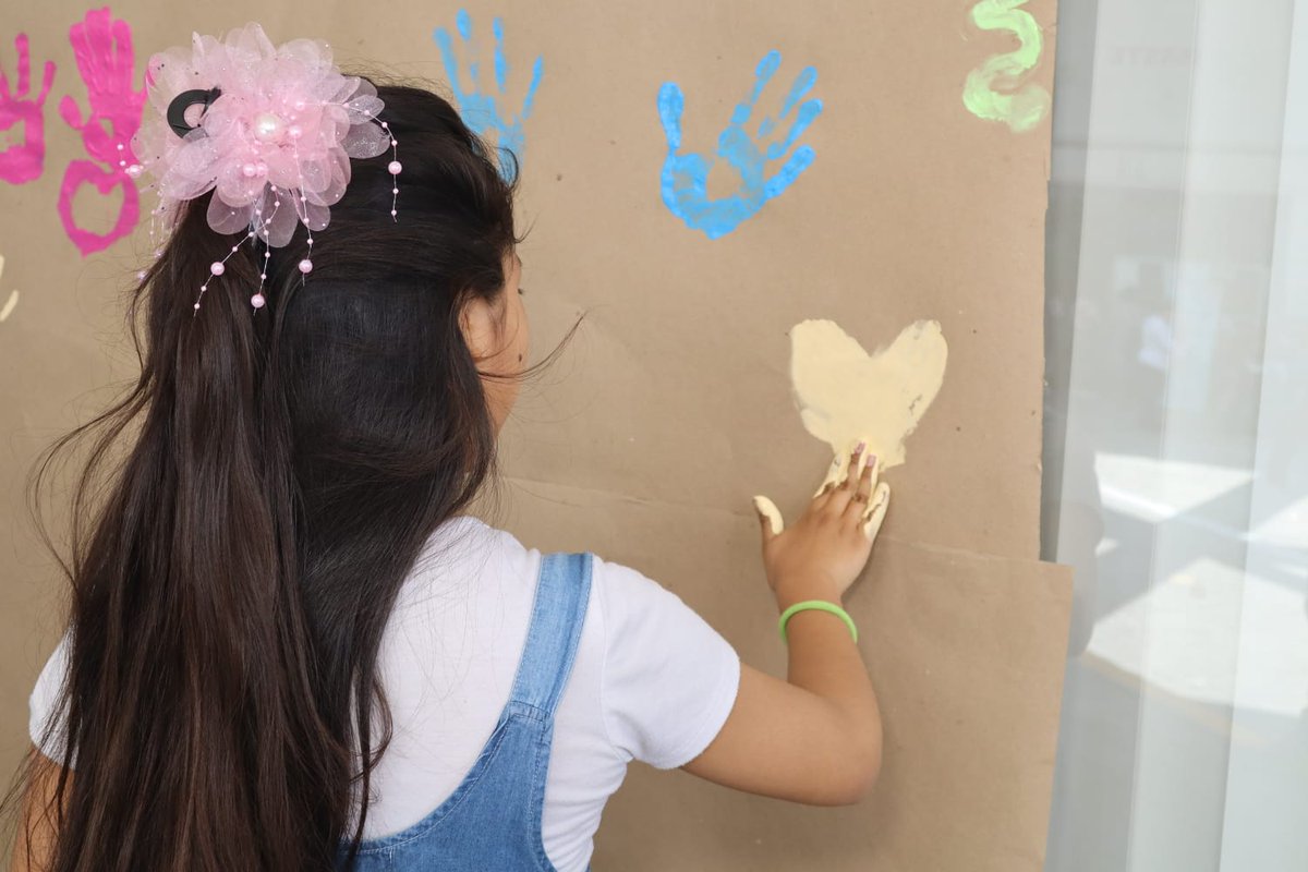 🌍💙 En el marco del Día Mundial de Concientización sobre el Autismo, UADYCS #ISSSTE #Morelos realizó la actividad “Pintando con los sentidos”

Pintar con las manos simboliza cómo muchas personas con autismo se conectan con el mundo: a través de los sentidos. #INCLUISSSTE