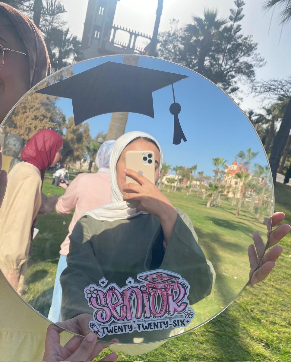 Yarahamouda_'s tweet photo. يوم اديله مليون من عشرة ونجمة وبوسة😚♥️♥️
عايزة امسك بنات دفعتي واحضنهم عالvibes العسل اللي كانت موجودة دي 🥰🥰♥️♥️♥️🫂 https://t.co/xnZo8Afn6N