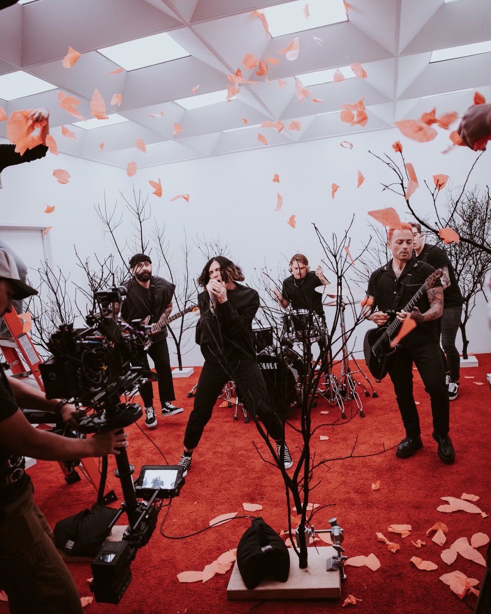 Sleeping With Sirens tweet media