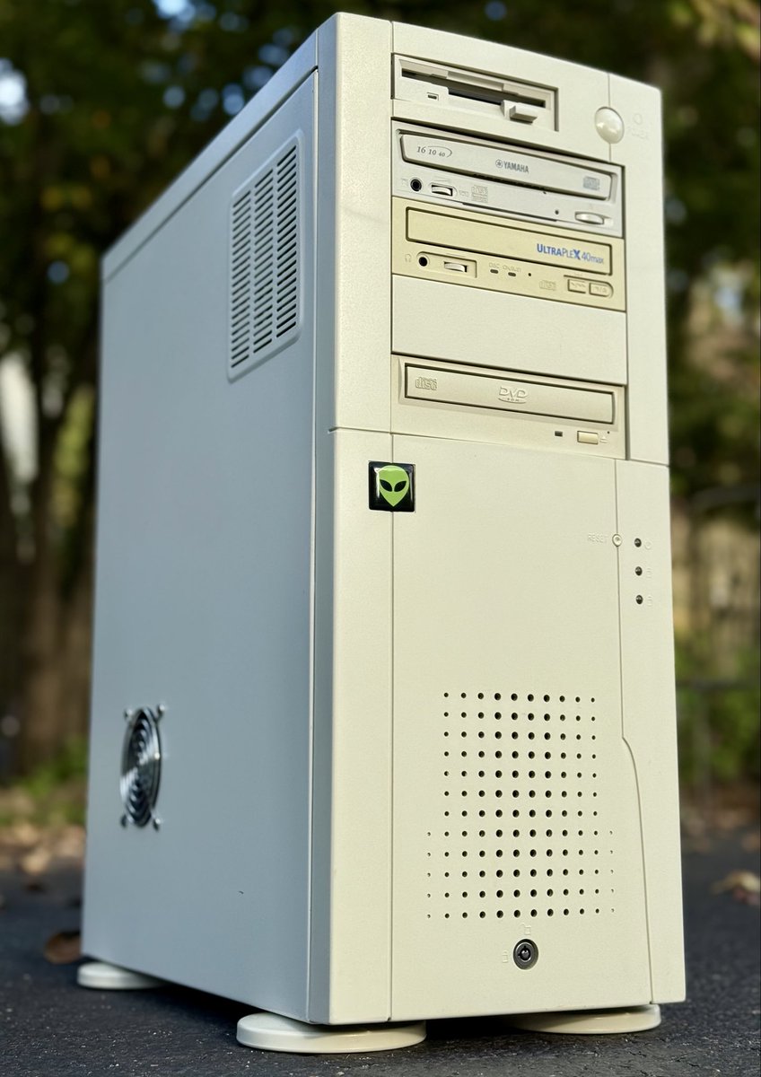 PC Philanthropy tweet media