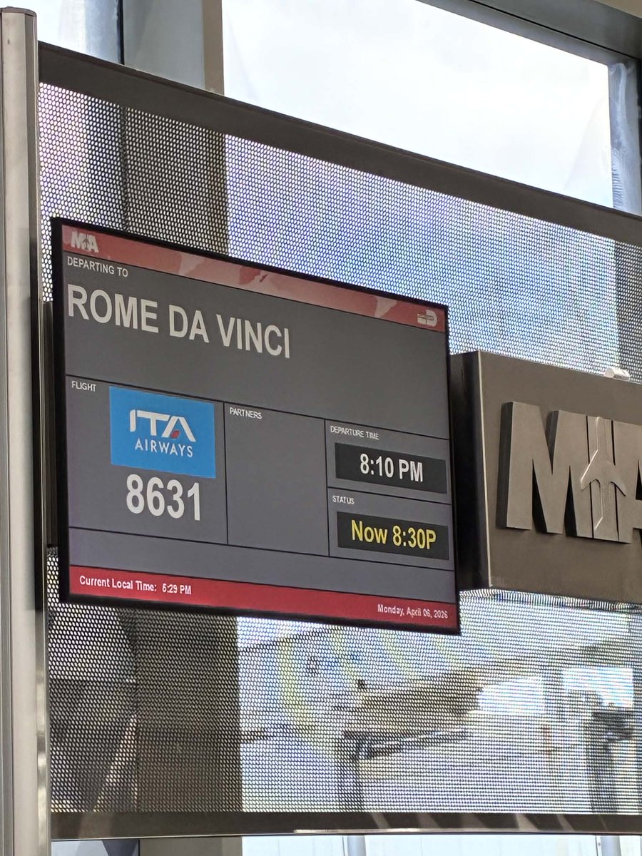 AmericaReal tweet media