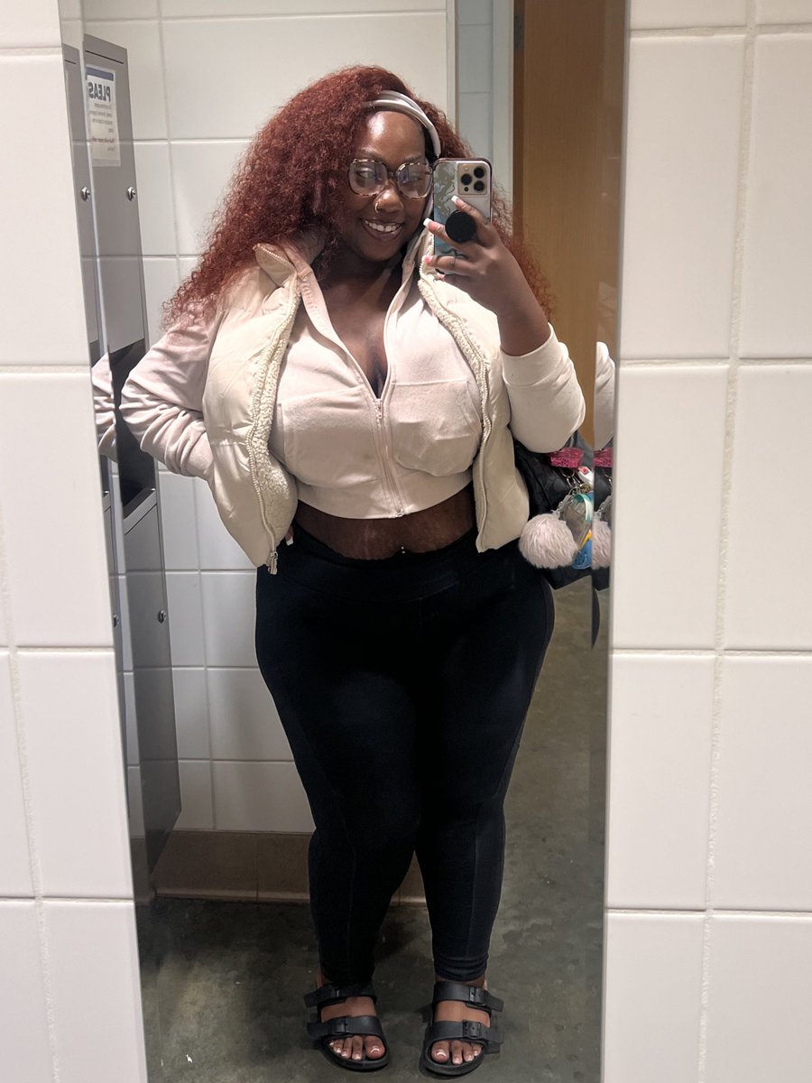 NeeNeePrettyAssᥫ᭡ tweet media