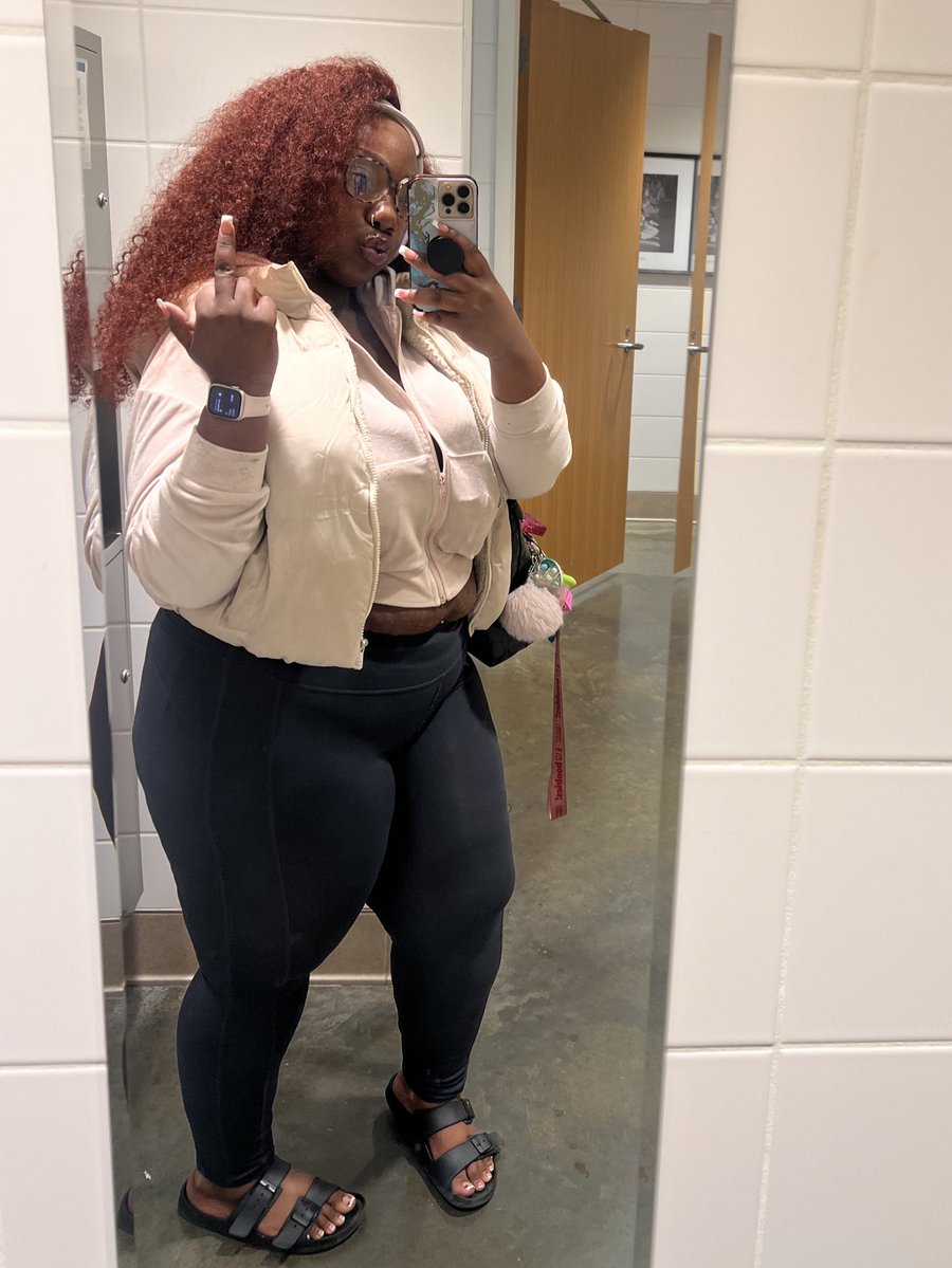 NeeNeePrettyAssᥫ᭡ tweet media