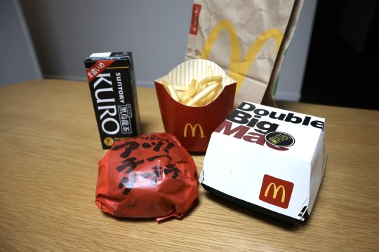 allan_cheapshot's tweet photo. A fan made a perfect Jushin Liger out of McDonald’s meal packaging. https://t.co/E9aO70R9S7
