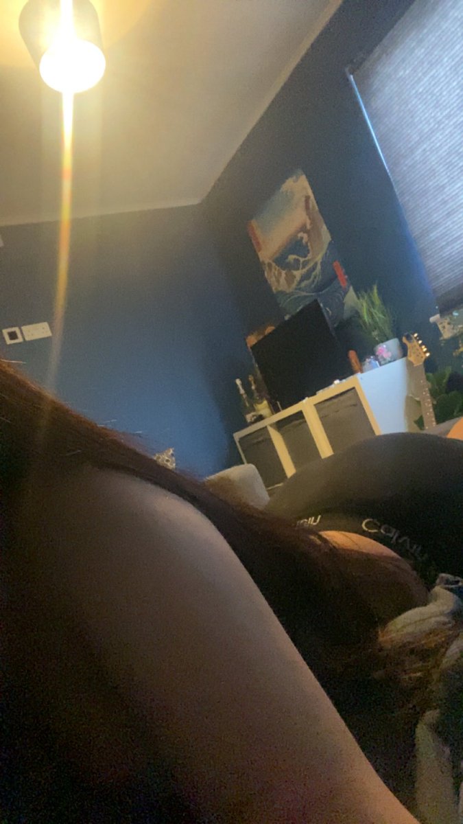 RTxngzz's tweet photo. you pay me to sit here on this pretty ass https://t.co/E1JmOWdFIw