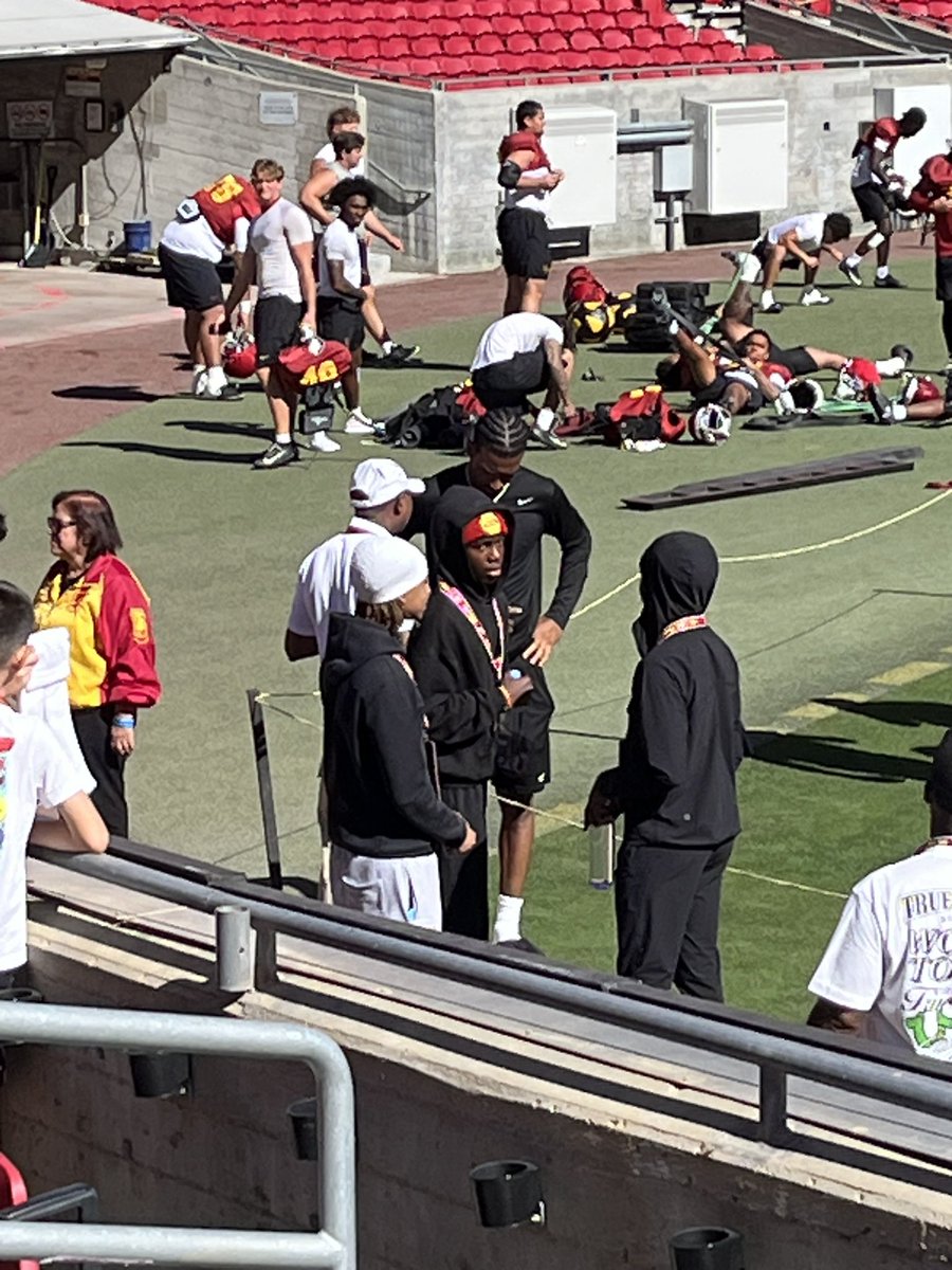 mcorbin79's tweet photo. @Wale Just saw JD5 &amp; a few teammates @ USC practice Saturday https://t.co/xFXgHyBYcb