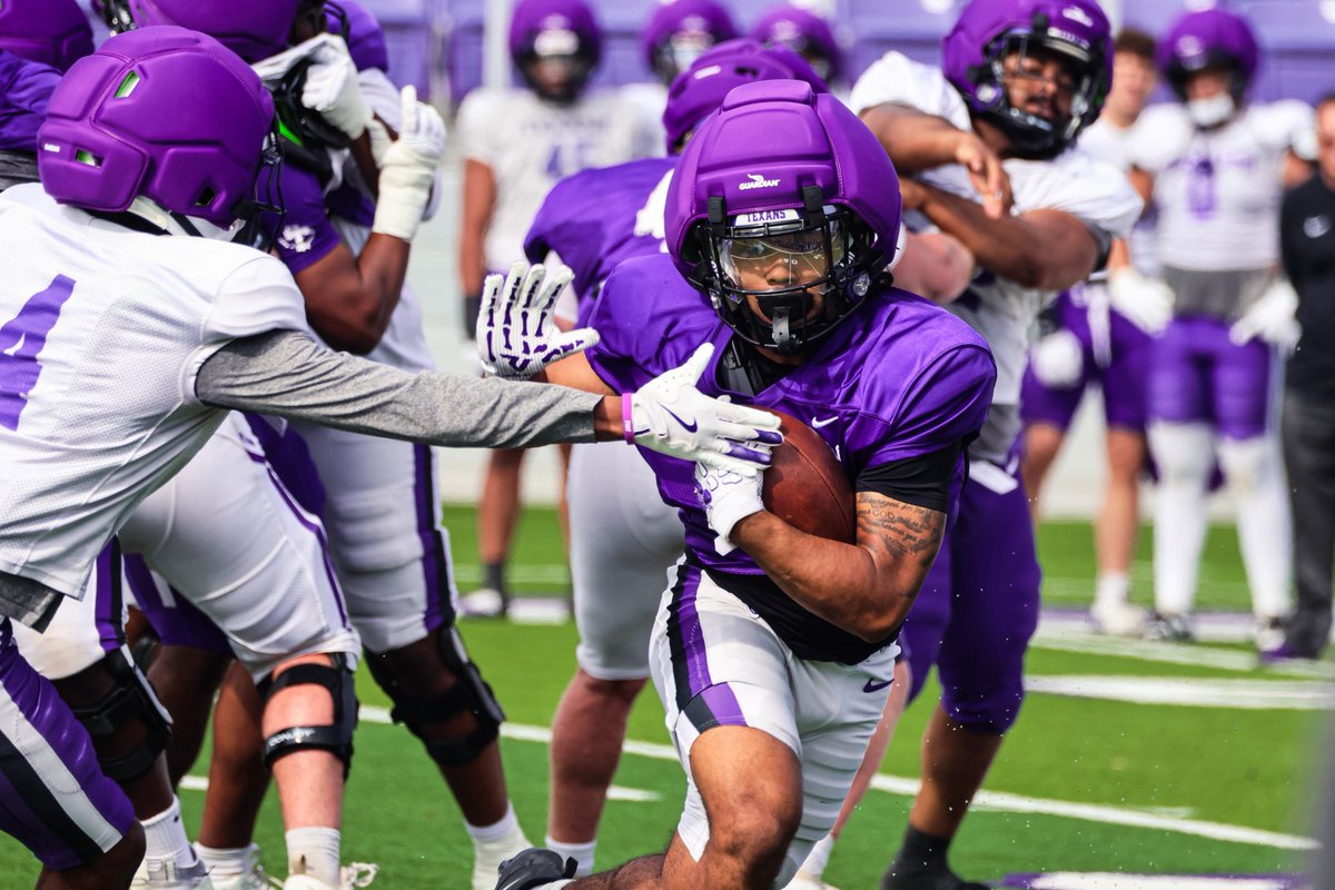 TarletonFB's tweet photo. Game Week Prep 😈 https://t.co/owJRSxmo1f
