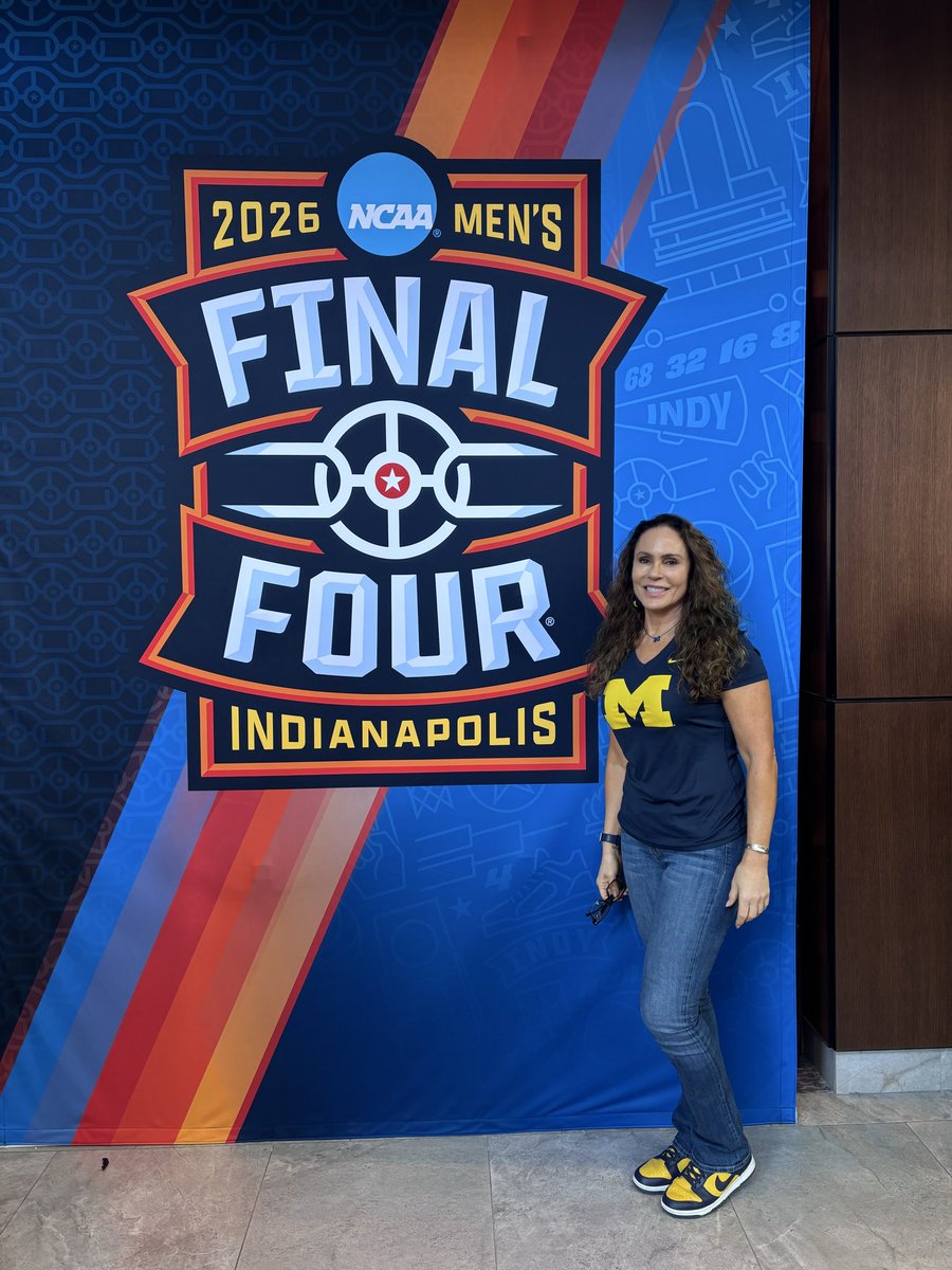 〽️K 💛💙🏈🏀🏒🦄 tweet media