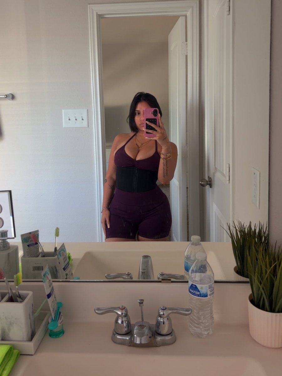 STEPHANIE VALENTINA tweet media