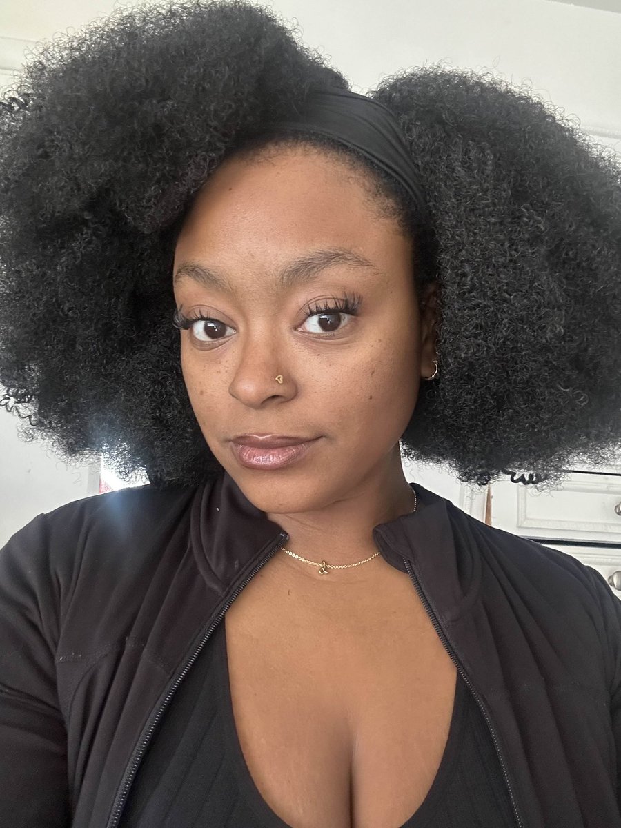 Debb Abeille tweet media