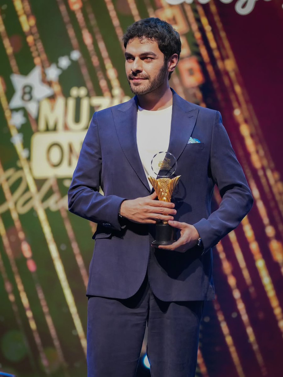 #GökberkYıldırım MüzikOnaır ödüllerinde En İyi çıkış yapan oyuncu ödülünün sahibi oldu 👏