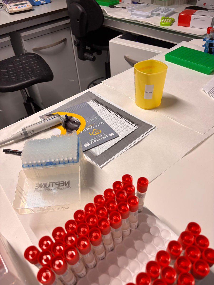 sensogenomics's tweet photo. PROCESANDO....PROCESANDO.....Mostras de saliva recollidas en Portugal. Grazas aos participantes portugueses da Santa Casa da Misericordia e de Alzheimer Portugal. No noso laboratorio estamos traballando procesando as mostras para poder ser analizadas despois.

#EUTERPEadn https://t.co/eGCOFoyaEc