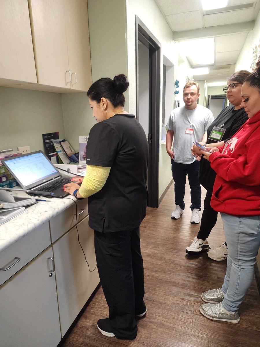 Amarillo_MAS's tweet photo. Sometimes the smartest move is investing energy in growth. Students gain real clinic experience entering patient info and training hands-on. Apply via our bio. #AmarilloMedicalAssistantSchool #MedicalAssistantProgram #MedicalAssistantTraining #FutureMedicalAssistant https://t.co/yz9mjTiNeh