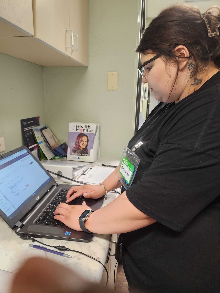 Amarillo_MAS's tweet photo. Sometimes the smartest move is investing energy in growth. Students gain real clinic experience entering patient info and training hands-on. Apply via our bio. #AmarilloMedicalAssistantSchool #MedicalAssistantProgram #MedicalAssistantTraining #FutureMedicalAssistant https://t.co/yz9mjTiNeh