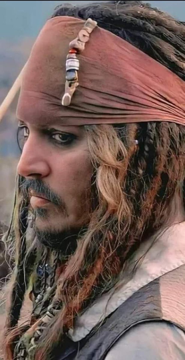ReemDepp's tweet photo. Johnny Depp as Captain Jack Sparrow 💓 pure charm, chaos, and a legend no one else could ever be. https://t.co/PCDgbZCETr