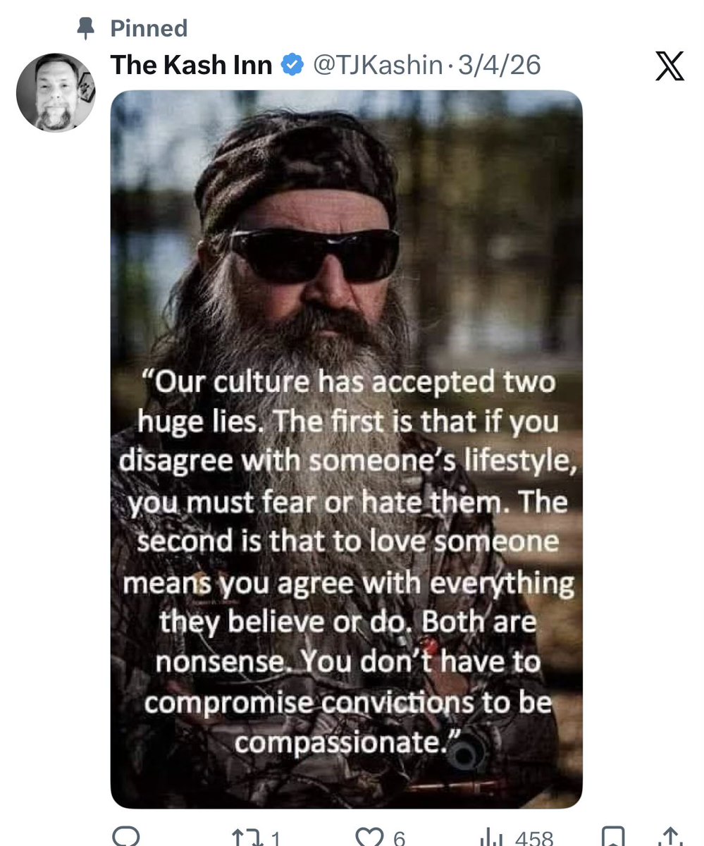 quithidingfacts's tweet image. #Busted Chuckles.