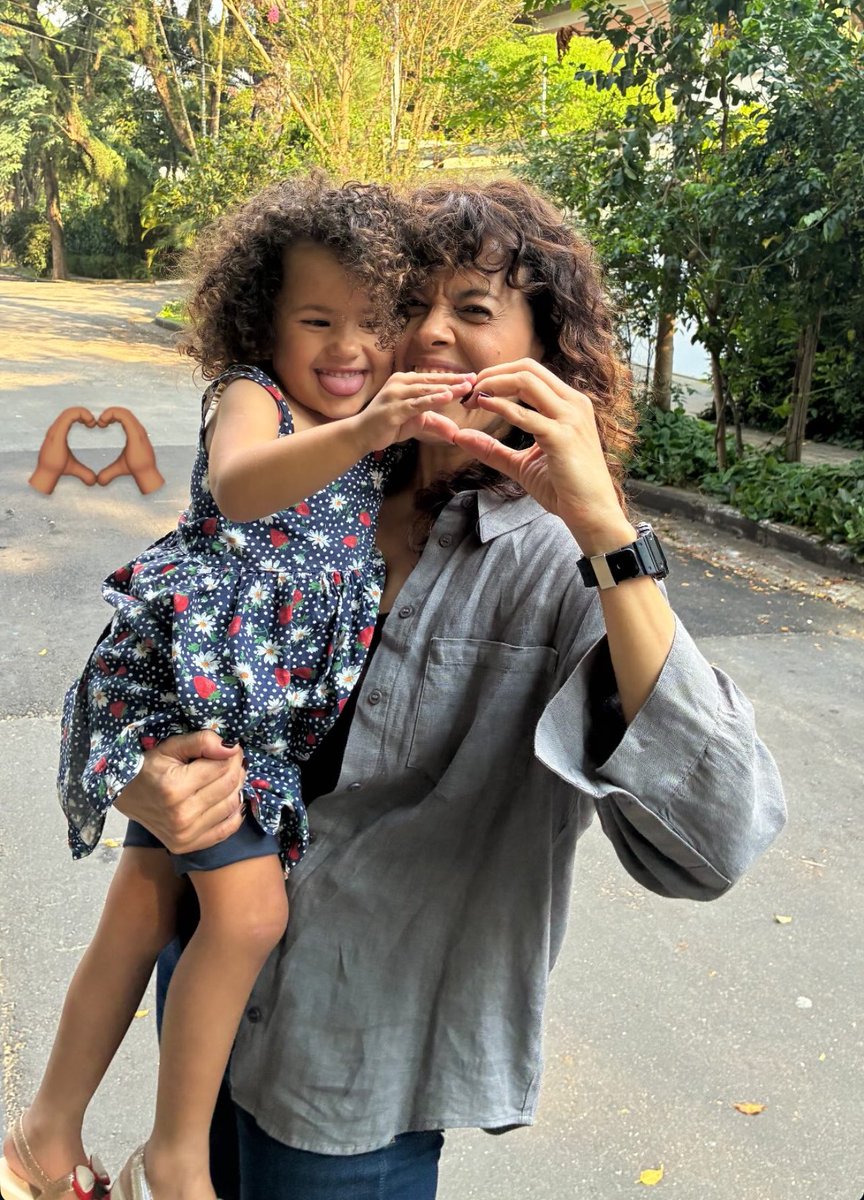 bidenovela's tweet photo. ai não to aguentando com elas 😭🫶🏽 #dnadocrime https://t.co/XScKZ1kpBD