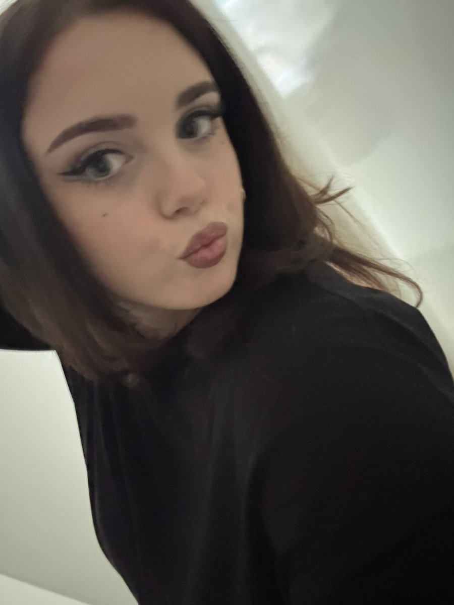TSJadeFindom's tweet photo. Can someone just come make out with me already.

#trans #transdom #dom #findom #transfindom #lgbt #nsfw #shemale #girldick https://t.co/PmfXZIabm6