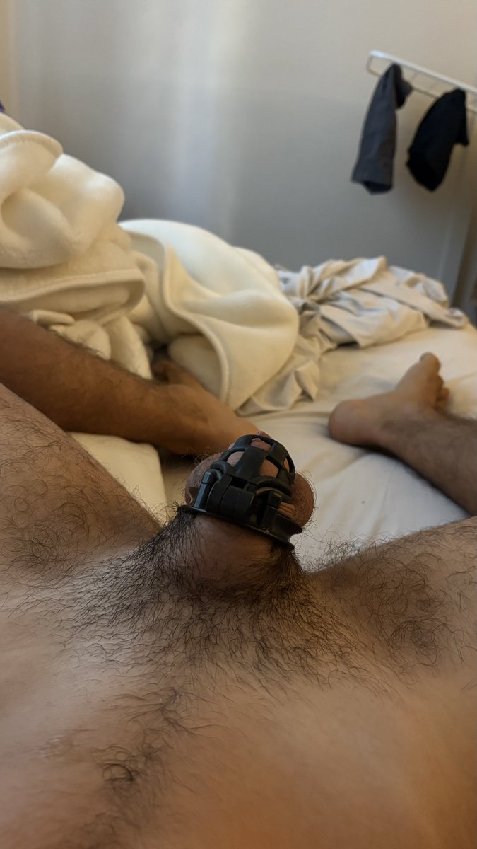 Day 73 🔒 getting woken up by my morning wood against my cage is just normal now 🤤