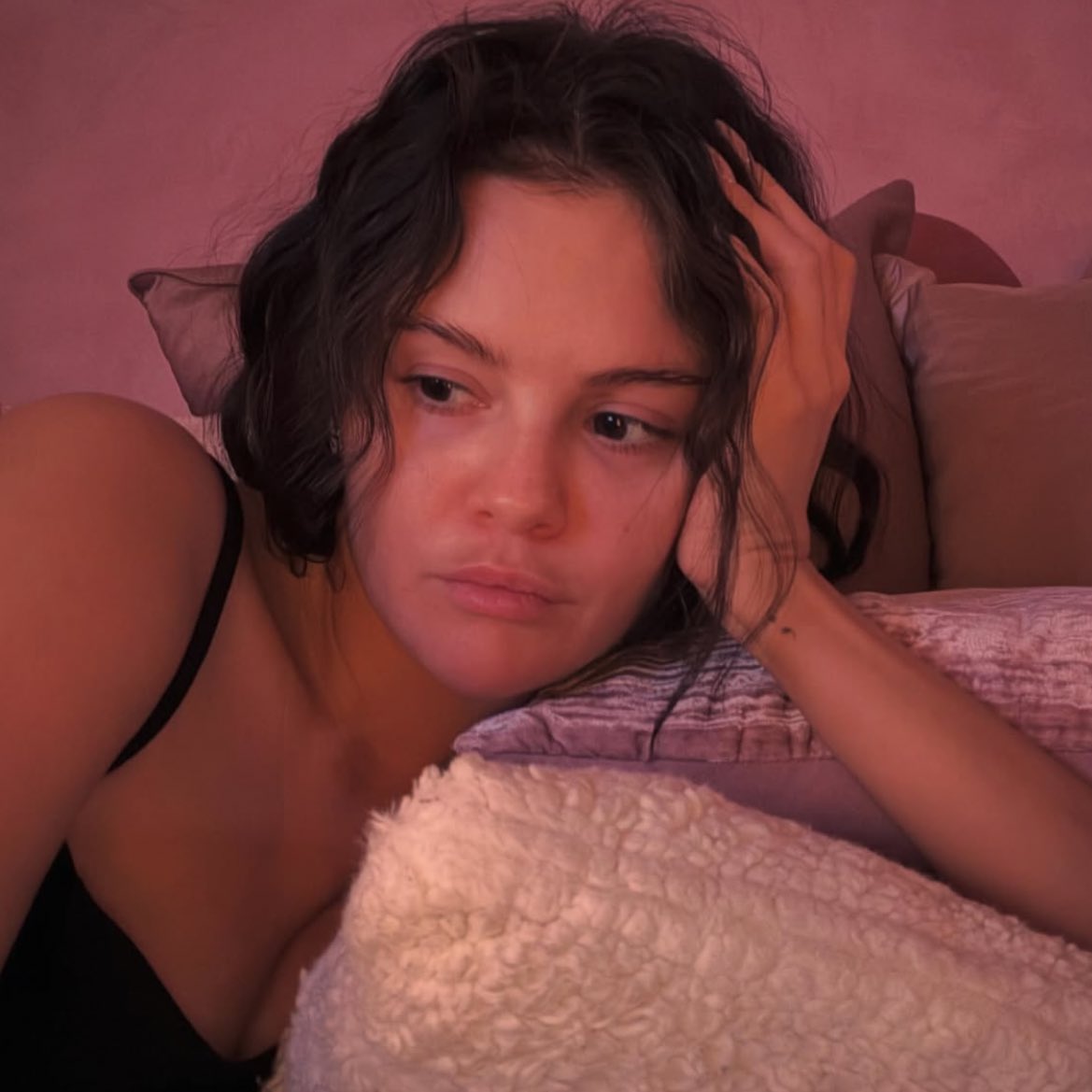 𝐈𝐭'𝐬𝐦𝐞𝐄𝐯𝐚 tweet media