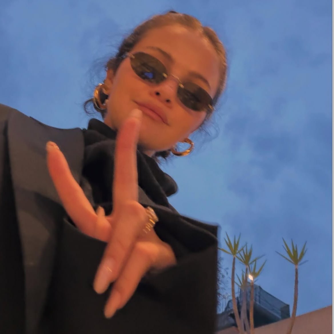 𝐈𝐭'𝐬𝐦𝐞𝐄𝐯𝐚 tweet media