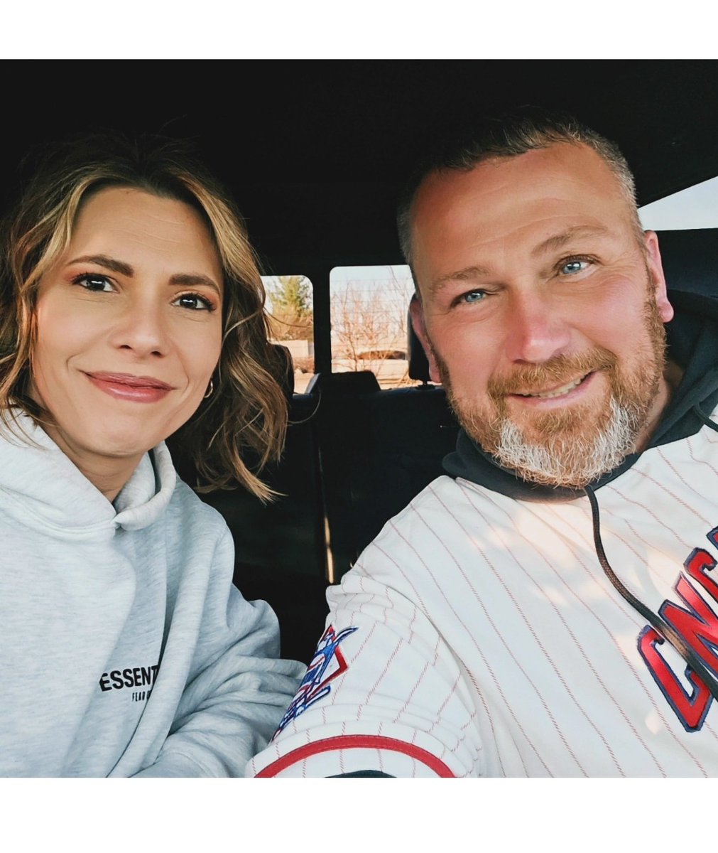 neely1227's tweet photo. Happy 19th Wedding Anniversary Babe! @theville11 I love you so much 💗 https://t.co/NV6Vh6jGCD