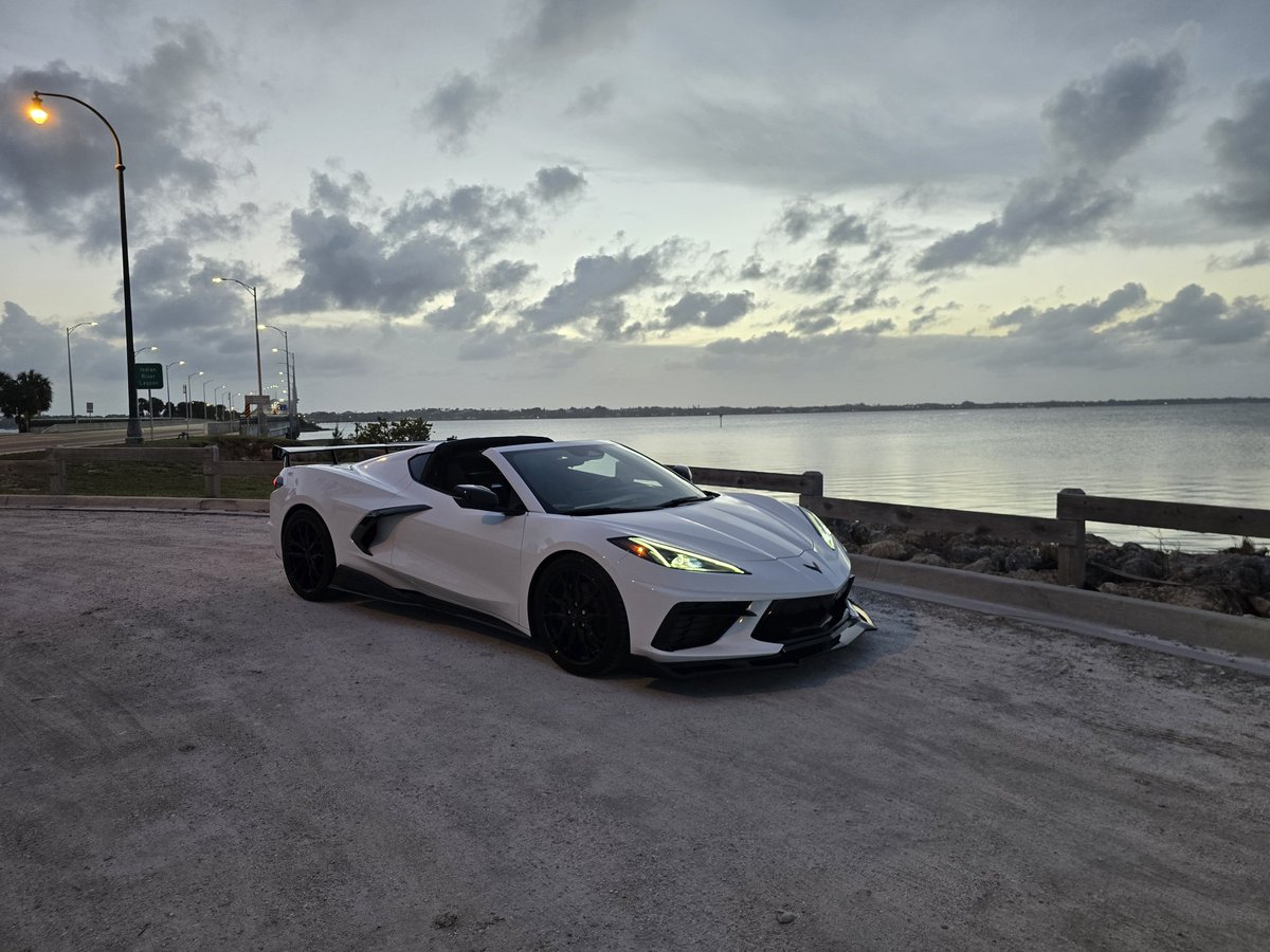 XRPRich4's tweet photo. Love this thing! So beautiful and so much fun!
#C8 #midengine #USA #corvette https://t.co/64JyAmEgZx