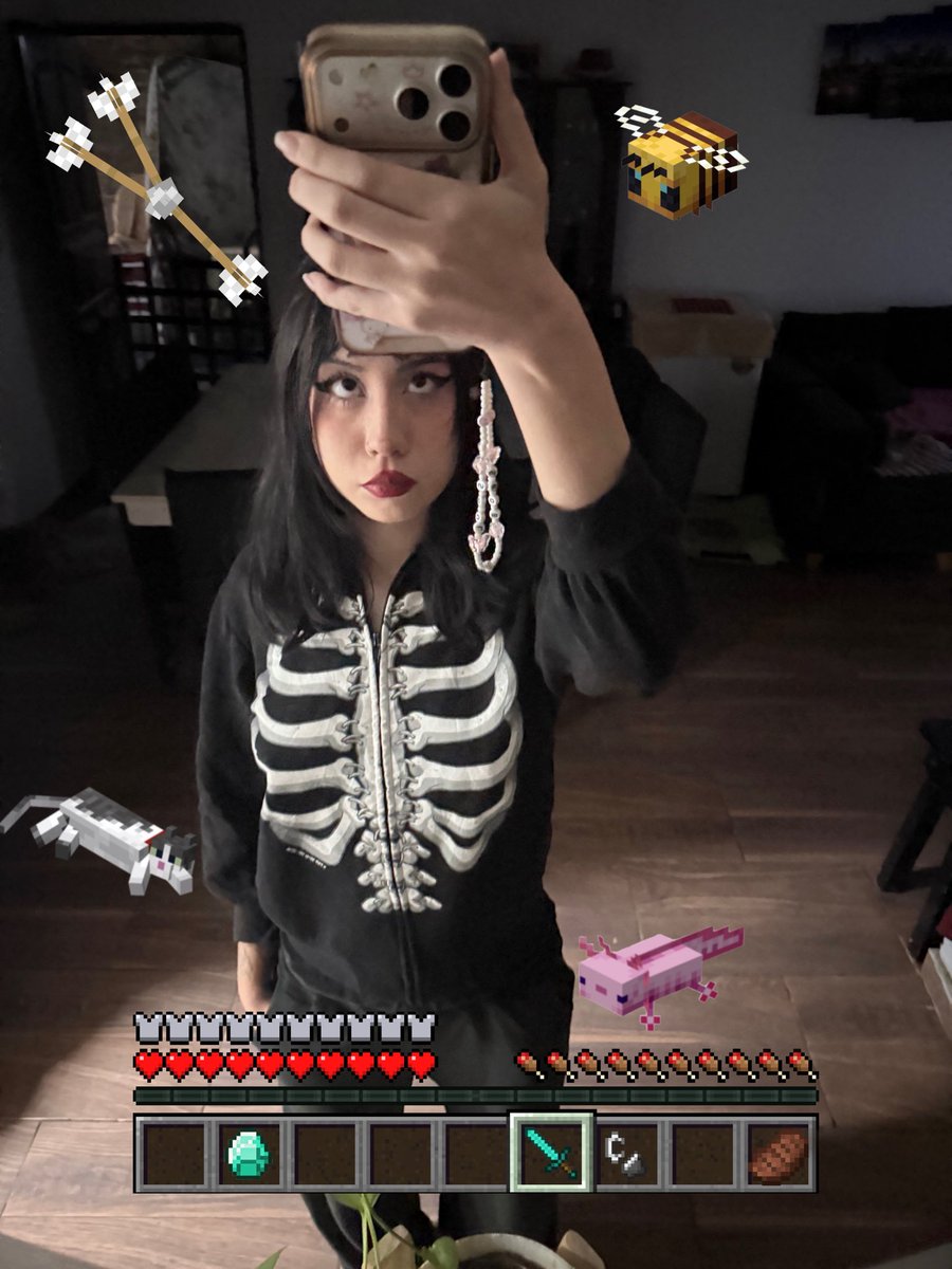 lili ; 28 tweet media