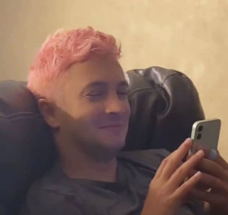 julie (screenbreach) tweet media