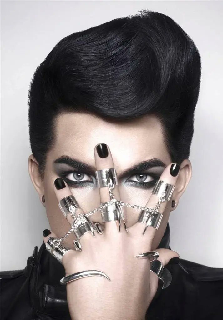 SaraPaccard's tweet image. #adamlambert #foryourentertainment #cover #picture #photo