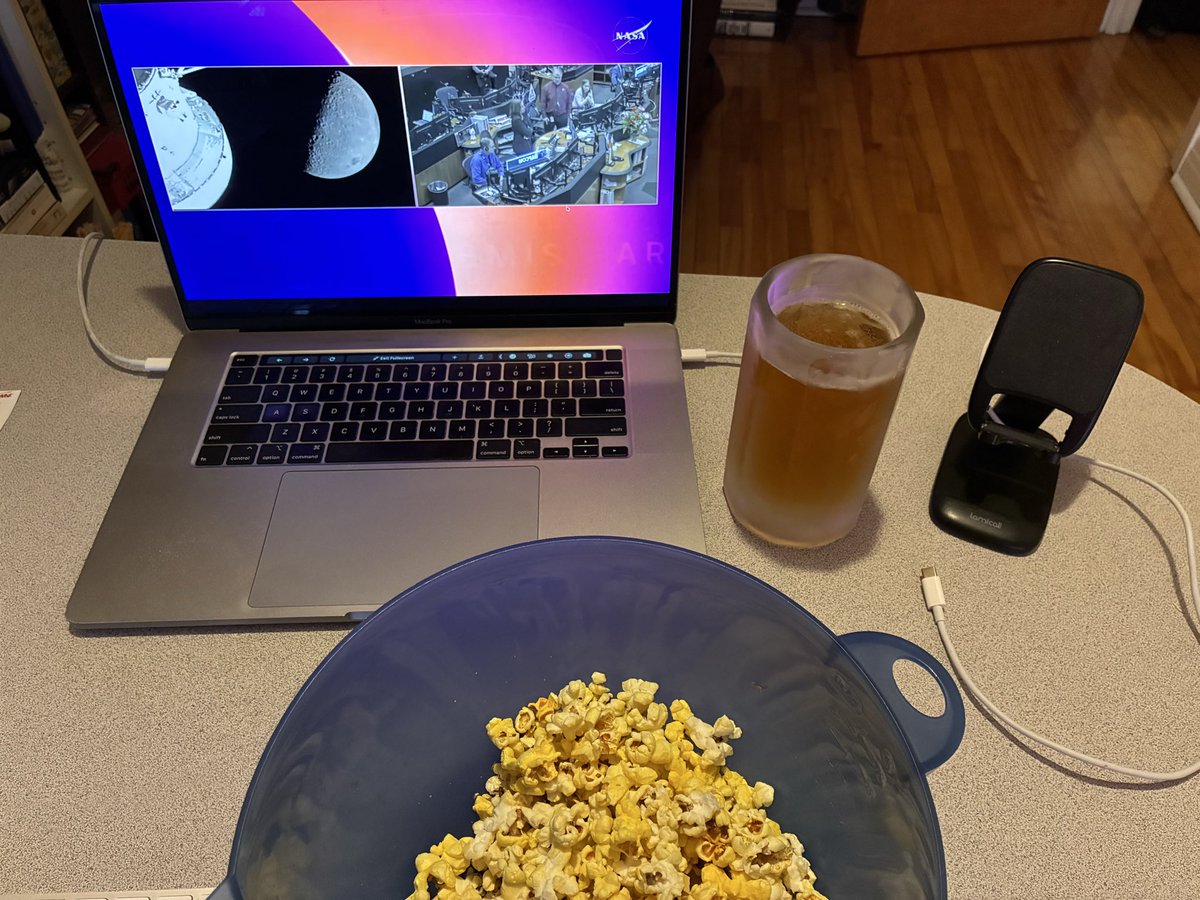 Alan Stern tweet media