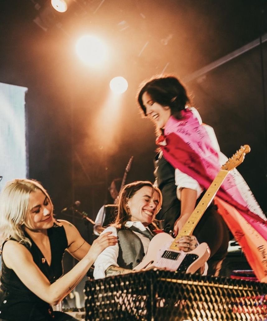 moll 𝜗𝜚 tweet media