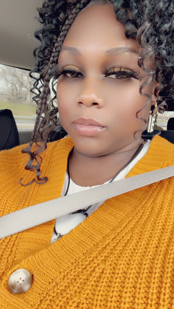 FeetLashays's tweet photo. minding my business… waiting for somebody like you  to pay attention https://t.co/auIWGTqj6l