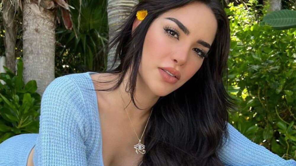 ThIsKimLoaiza_'s tweet photo. Para nosotros como fandom es tan triste ver como una persona que lo fue todo para ti y en algún momento llegó a salvarte, se destruye la vida solo por las decisiones de un “hombre” manipulador y misógino.

JUAN DE DIOS ACOSADOR https://t.co/GoYCTigVI1