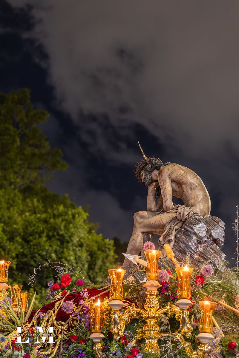 DOMINGO DE RAMOS. Desde la Cruz de Humilladero  <a href="/HdadyPaciencia/">Humildad y Paciencia</a> . Más en instagram.com/p/DWzkh9NjKMd/… #CofradiasMLG